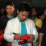 5 – Kahit pa ilang libong gloves ang pa-autograph n’yo, ‘di ko kayo uurungan!