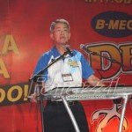 2. Si Mr. Butch Alejo, president ng San Miguel-Purefoods, habang nagsasalita hinggil sa pagbabago ng pangalang dadalhin ng Purefoods.