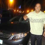 Simpleng kotse naman ang gamit ni Coach Junel Baculi, head coach ng Barako coffee.