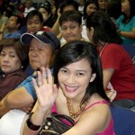 10  Nagko- commercial model si Mrs. Recela, wife siya ni Olsen ng SMB. Kahit tatlo na ang anak nila, sexy pa rin siya.