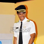 3-	Ay, ang guwapong piloto naman nitong si Daniel Matsunaga! P’wede bang sa tabi na lang ng pilot’s seat umupo? Ha-ha!