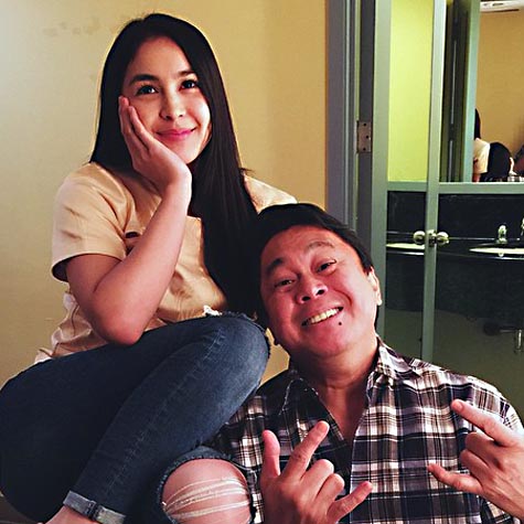 Nag file si Julia Barretto sa korte na alisin sa kanyang tunay ng pangalan ang apelyido ng kanyang amang si Dennis Padilla na Baldivia. Ayon sa inihaing kaso ng abogado ni Julia, ang orihinal na birth certificate ni Julia ay walang apelyidong Baldivia na nakasaad dito. Binago lamang umano ang birth certificate noong magpakasal ang kanyang amang si Dennis Padilla at inang si Marjorie Barretto. Ipinanganak si Julia noong Marso 10, 1997 samantalang ikinasal naman ang kanyang mga magulang noong Nobyembre 14, 1997. Pinayagan ng korte ang annulment ng kasal nina Dennis at Marjorie noong Oktubre 29, 2009 sa dahilang may unang pinakasalan si Dennis noong pang 1994. Argumento ni Julia, kahit ang sariling ama ay hindi ginagamit ang apelyidong Baldivia kundi ang apelyidong kilala sya na Padilla. Kilala rin umano sya bilang Barretto kaya nais umano nitong alisin na sa kanyang birth certificate ang apelyidong Baldivia. Matapos maghain ng pagtutol noon si Dennis Padilla, sumang-ayon na ito sa kagustuhan ni Julia na alisin ang apelyidong Baldivia sa kanyang birth certificate.