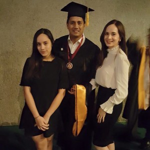 Richard Gomez with Cong. Lucy Torres-Gomez and Juliana (MBA Graduation)