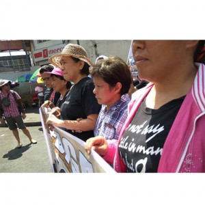 Sumama sa kilos-protesta si Nora Aunor para ipanawagan ang hustisya sa naganap na marahas na pagtataboy sa mga magsasakang nag-rally sa Kidapawan City, North Cotabato.