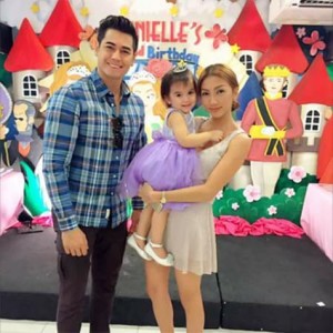 Fabio Ide With Daughter and Denise Oca