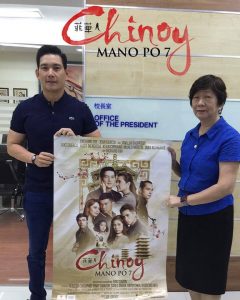 Richard Yap with a Chinese school principal 