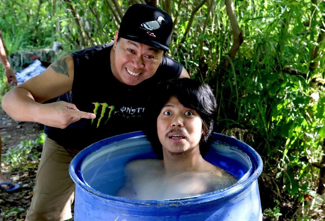 Dennis Padilla, sumabak sa pagdidirek kay Empoy sa ‘The Barker’